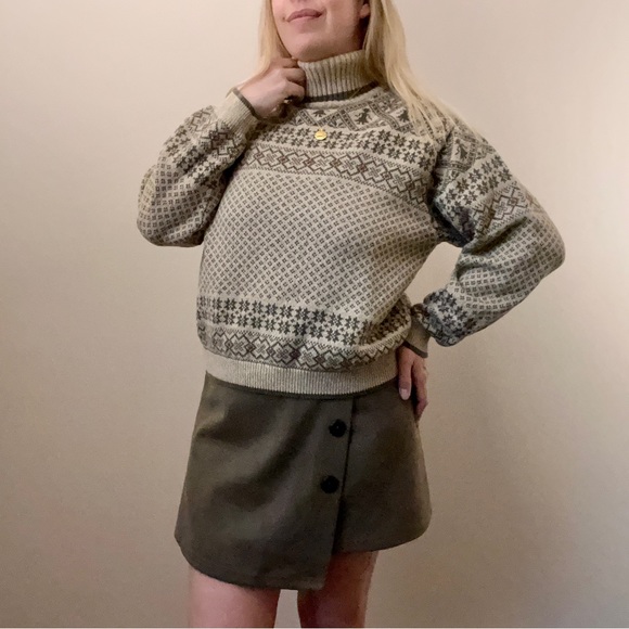 Vintage Woolrich Turtleneck Sweater - Picture 4 of 16